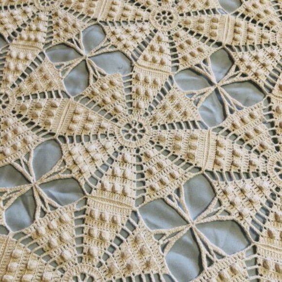 Antique Vintage Crochet Bed Spread Coverlet Tablecloth Ecru 92 x 80" - Picture 6 of 9